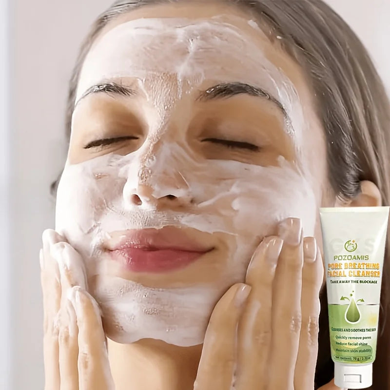 Facial cleanser gently cleanses and soothes the skin, leaving it smoother and more delicate. Suitable for both men and wome